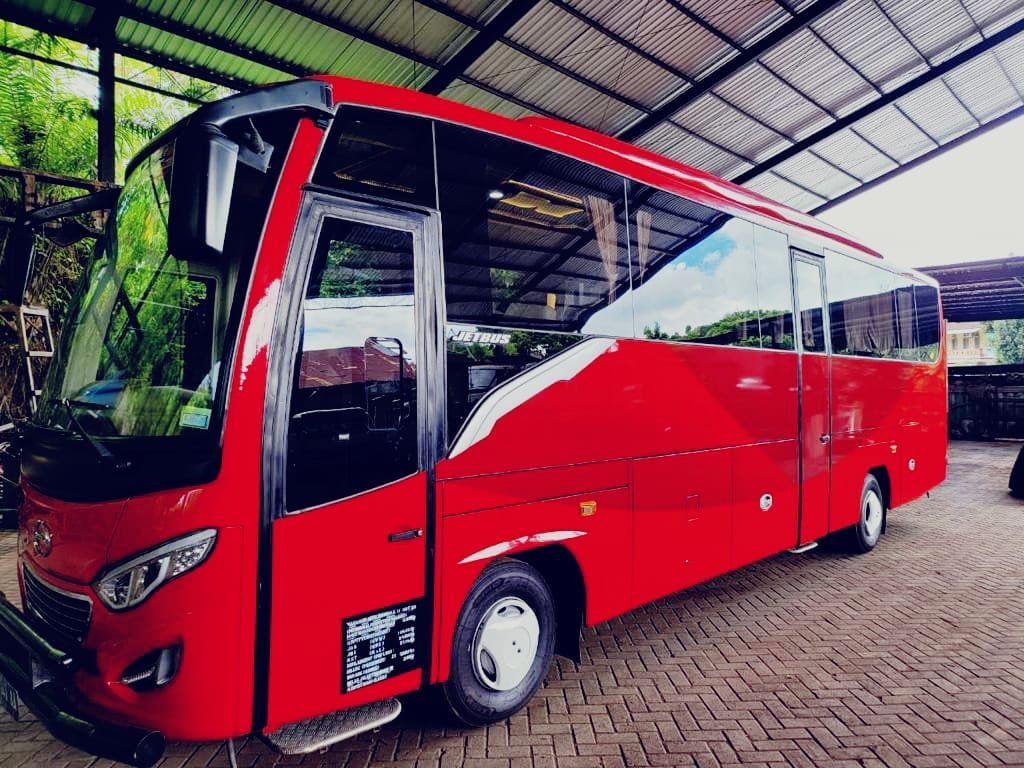 Sewa Mobil Hiace Luxury