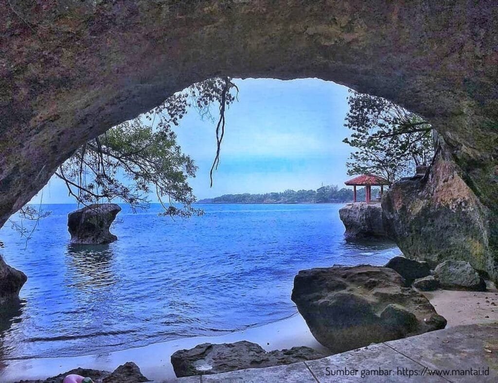 Pantai Karang Bolong, Kebumen