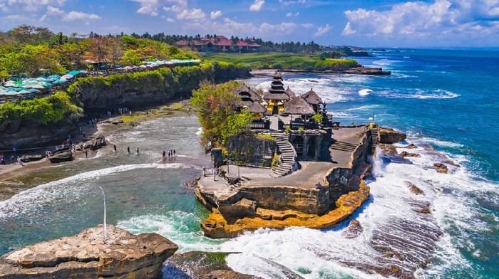 Destinasi wisata terpopuler di Bali - Tanah Lot