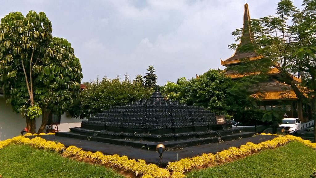 Candi Borobudur Miniature Park
