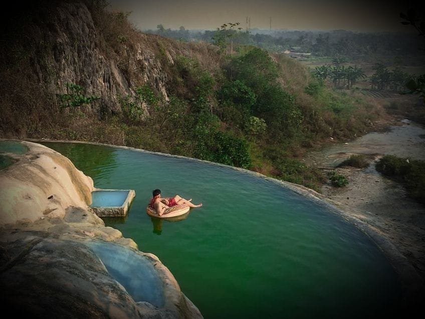 Pemandian Air Panas Tirta Sanita Ciseeng