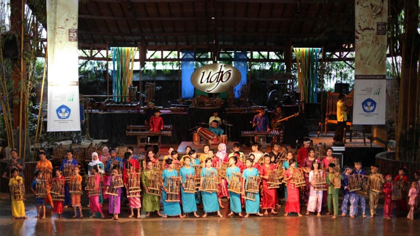 Saung Angklung Udjo Bandung