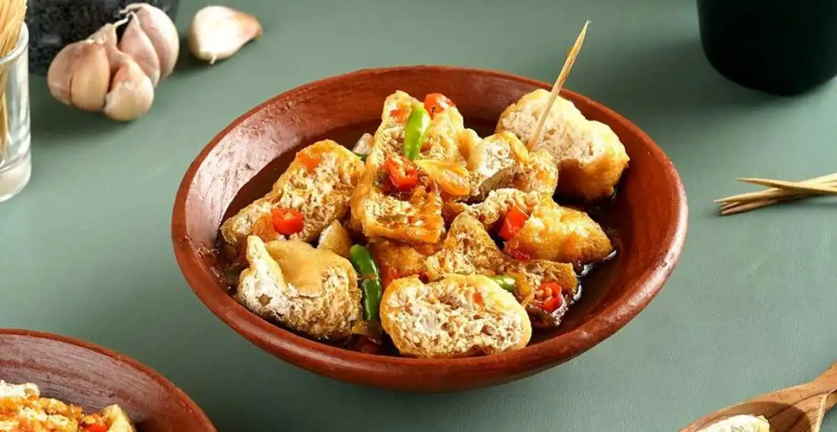 8 Makanan Khas Cirebon yang Wajib Dicoba 4 tahu gejrot